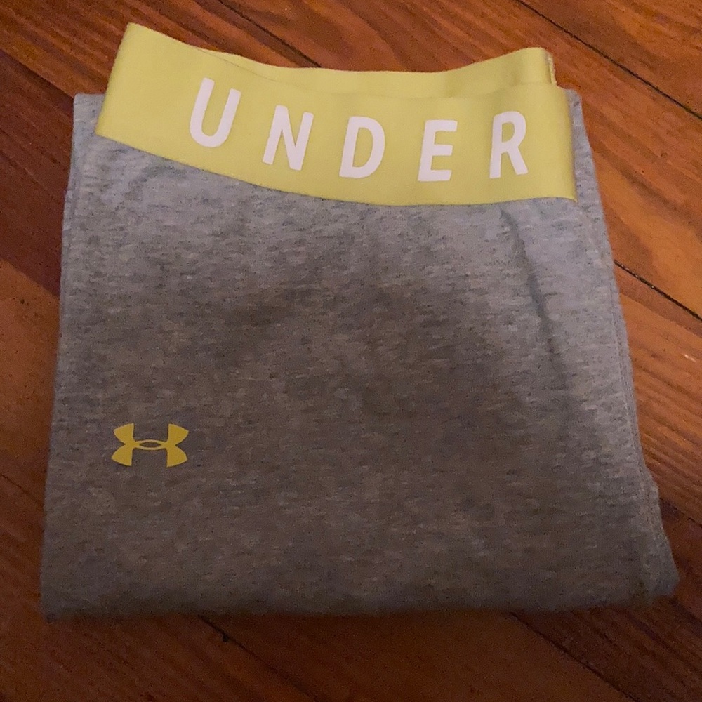 Under armor size m grey leggings